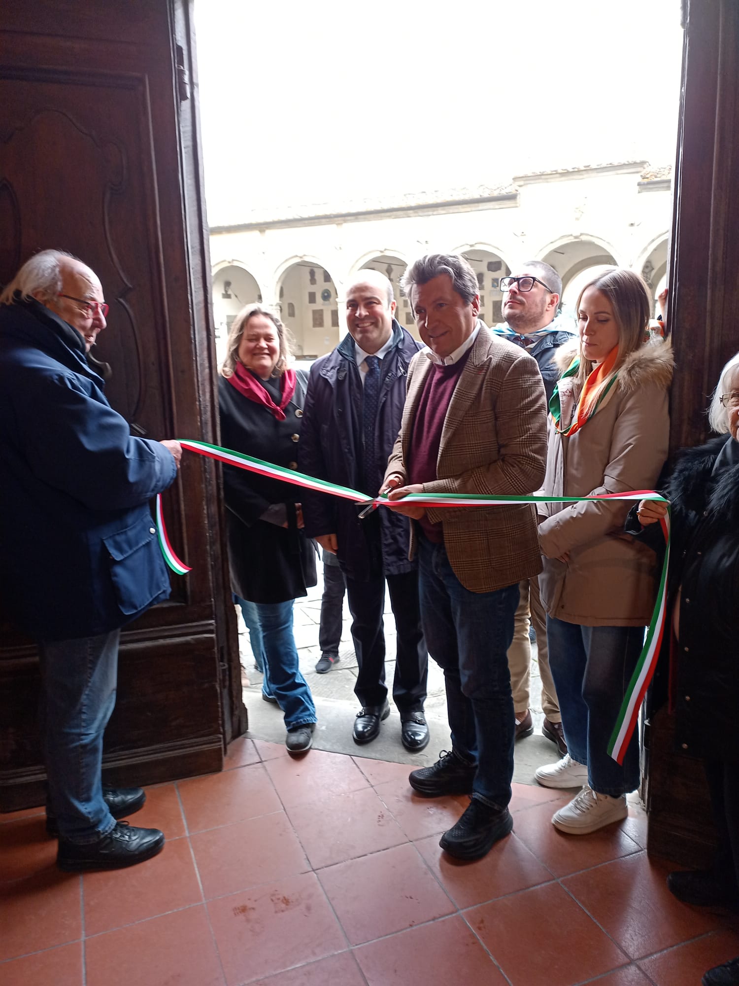 Inaugurata la mostra sui bozzetti del Drappo del Palio dei Rioni.